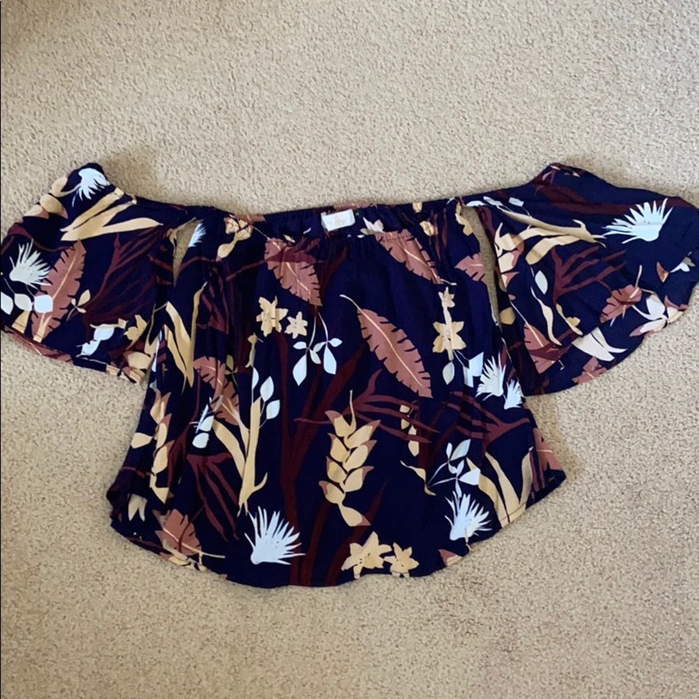 Ava Sky Top Razzie